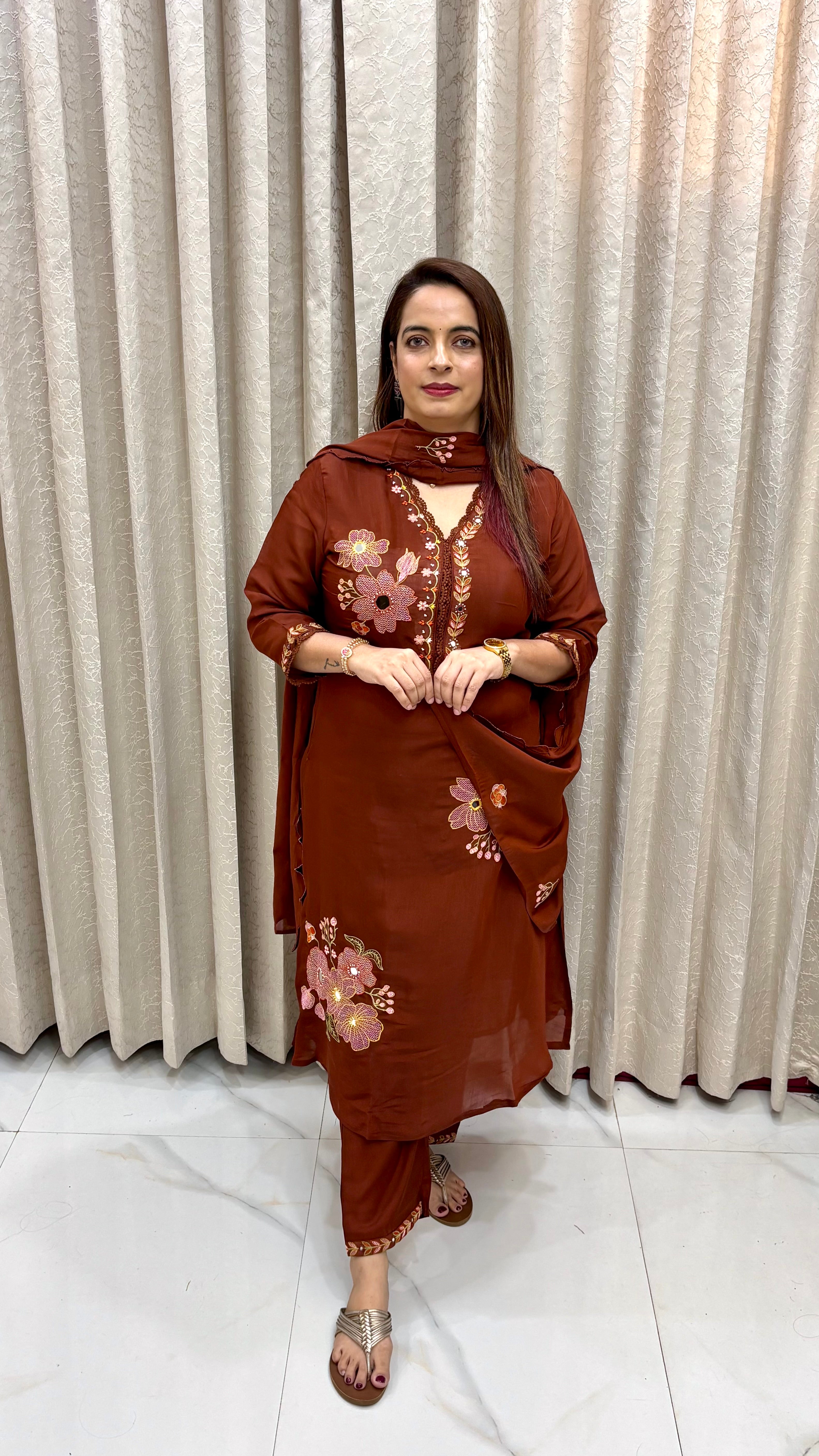 Mul Chanderi V-Neck Suit with Crochet & Mirror Work