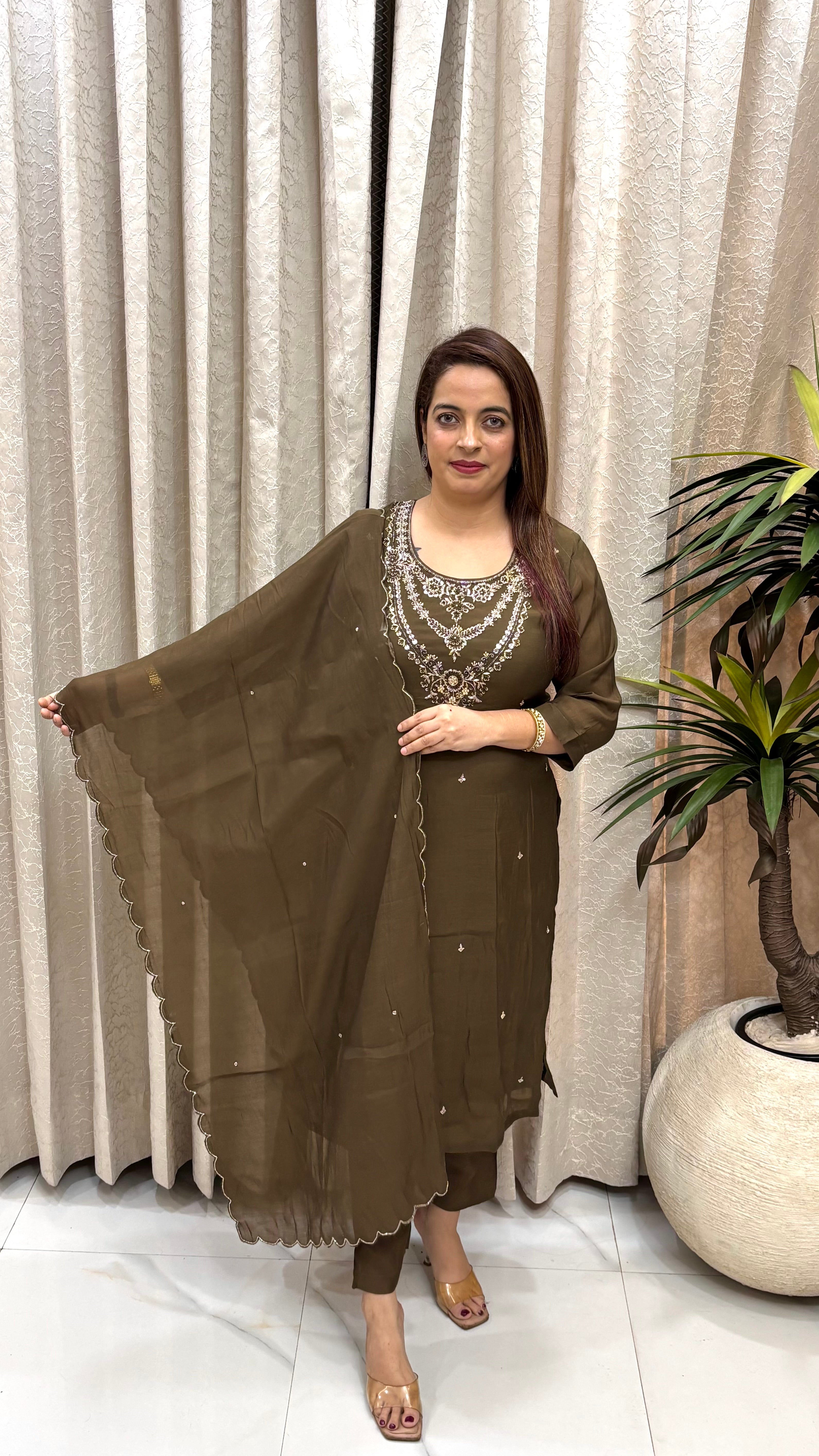 Mul Chanderi Hand Embroidered Suit