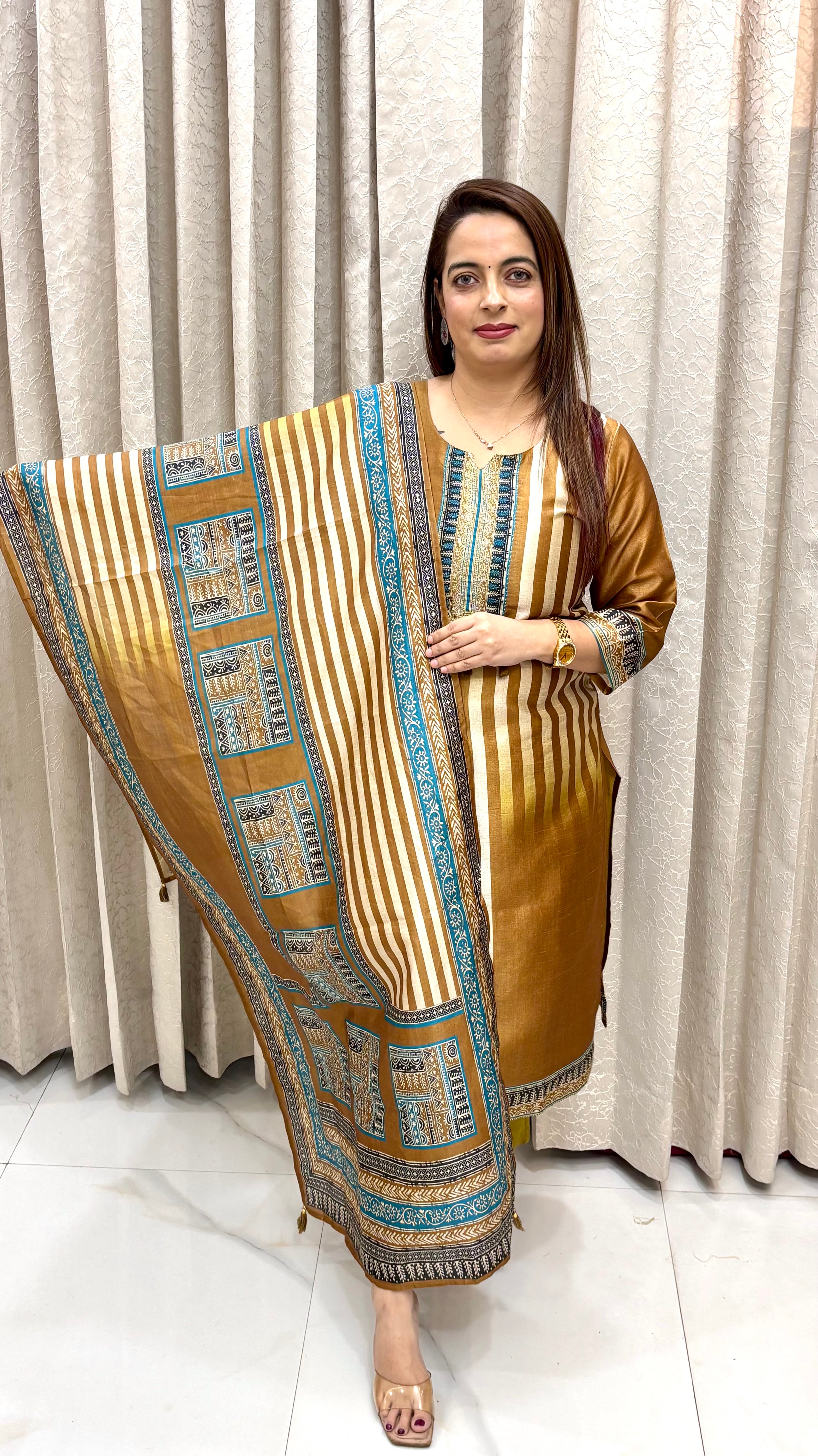 Royal Maheshwari Silk Suit – Zari, Resham & Ikat Elegance