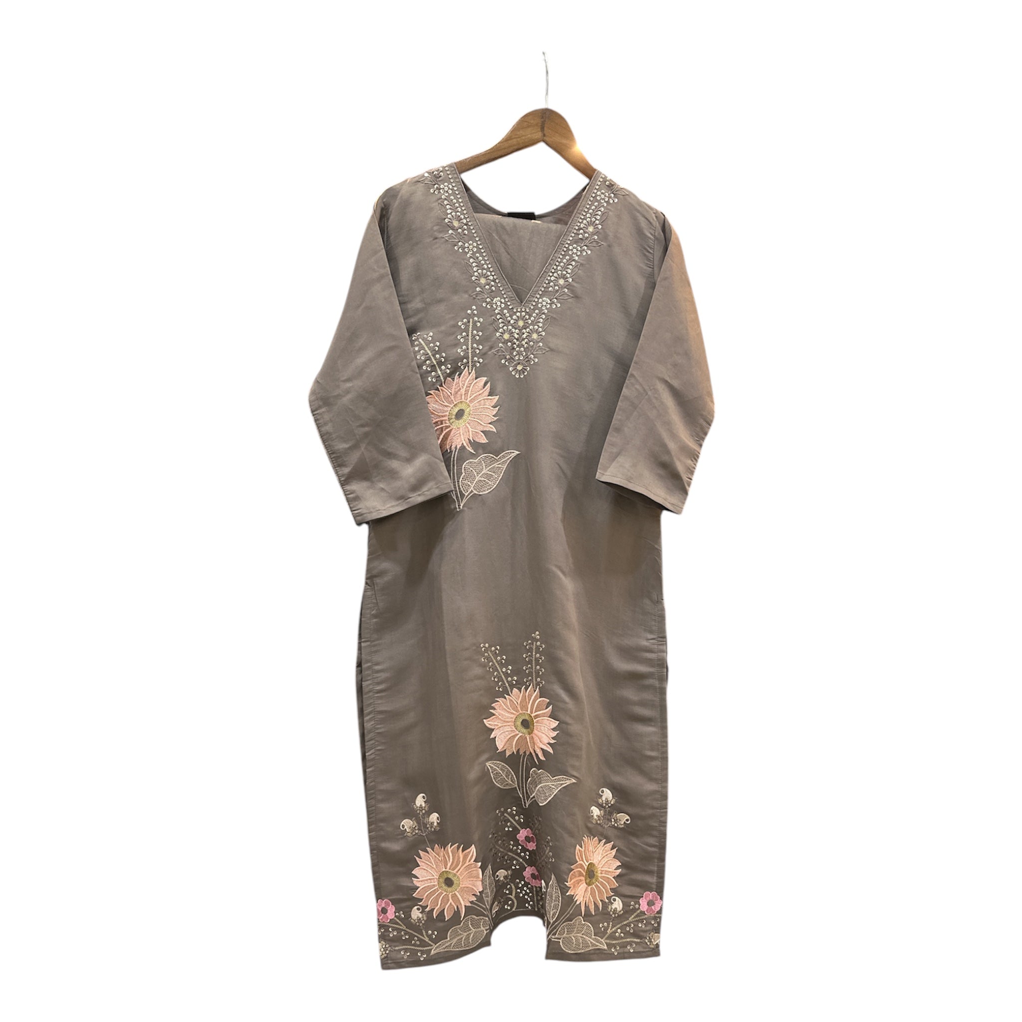 Pure Muslin Designer Suit – Floral Resham & Sequin Elegance ✨