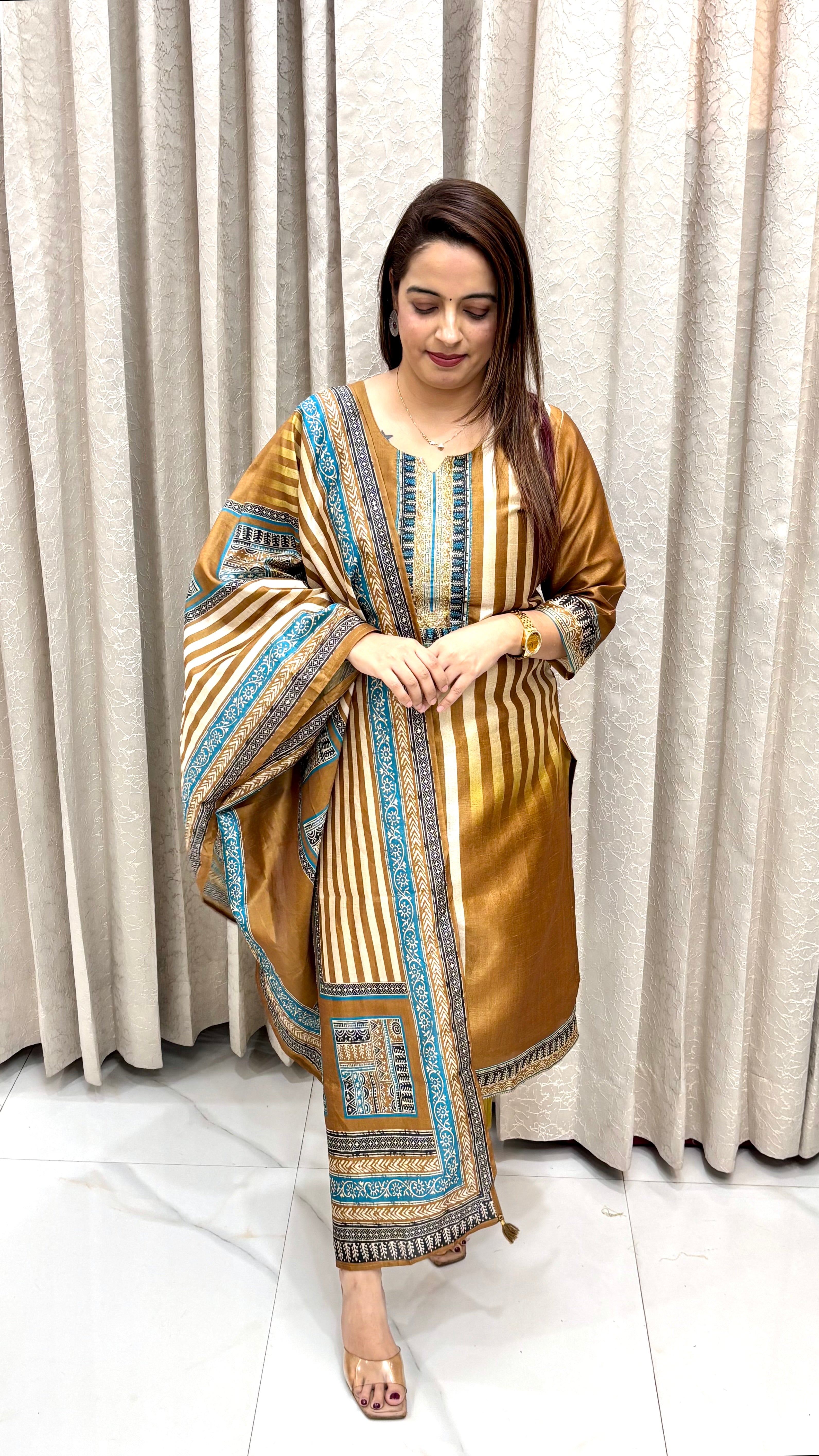 Royal Maheshwari Silk Suit – Zari, Resham & Ikat Elegance