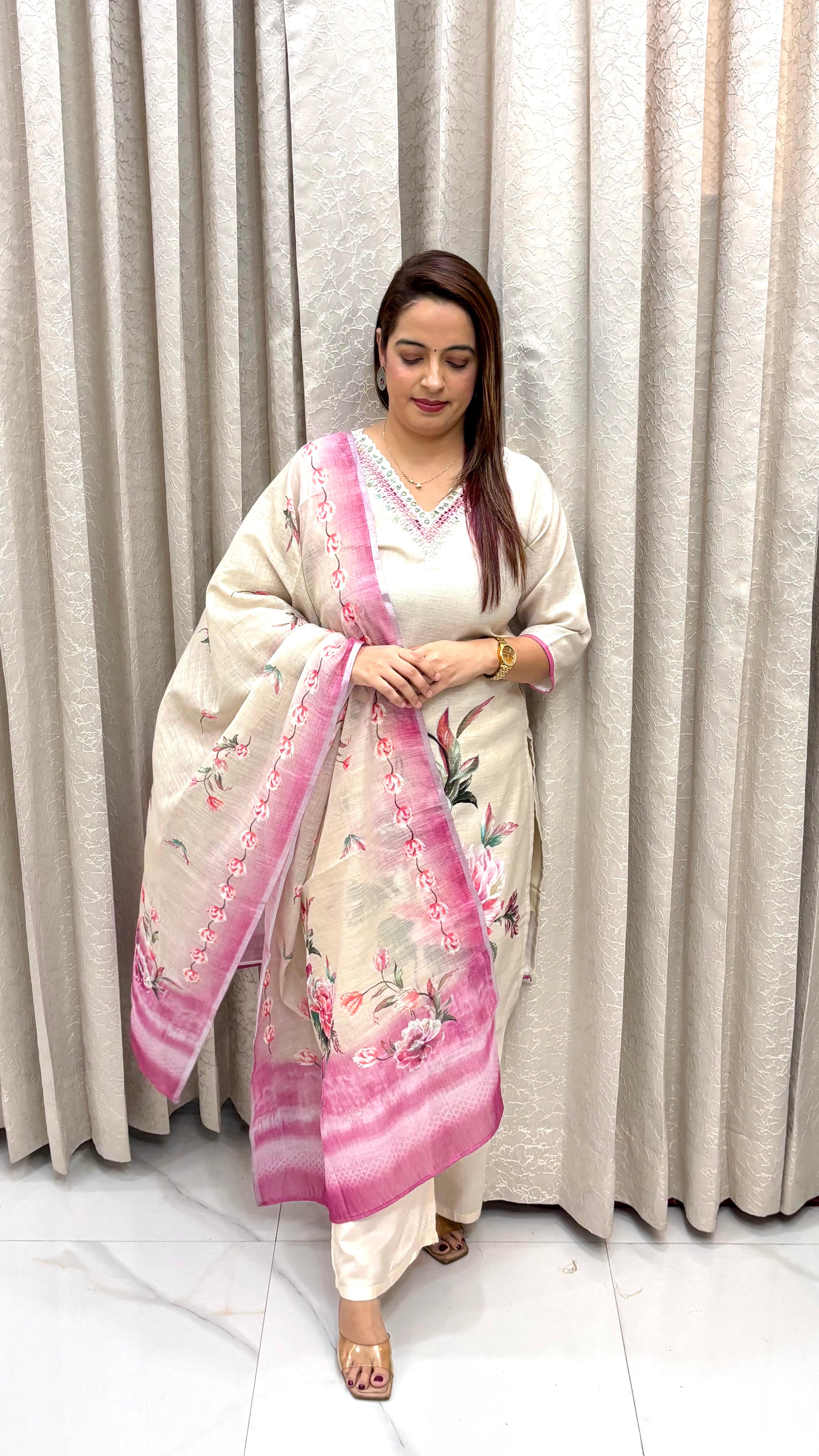 Elegant Pure Linen Suit – Real Mirror & Appliqué Artistry