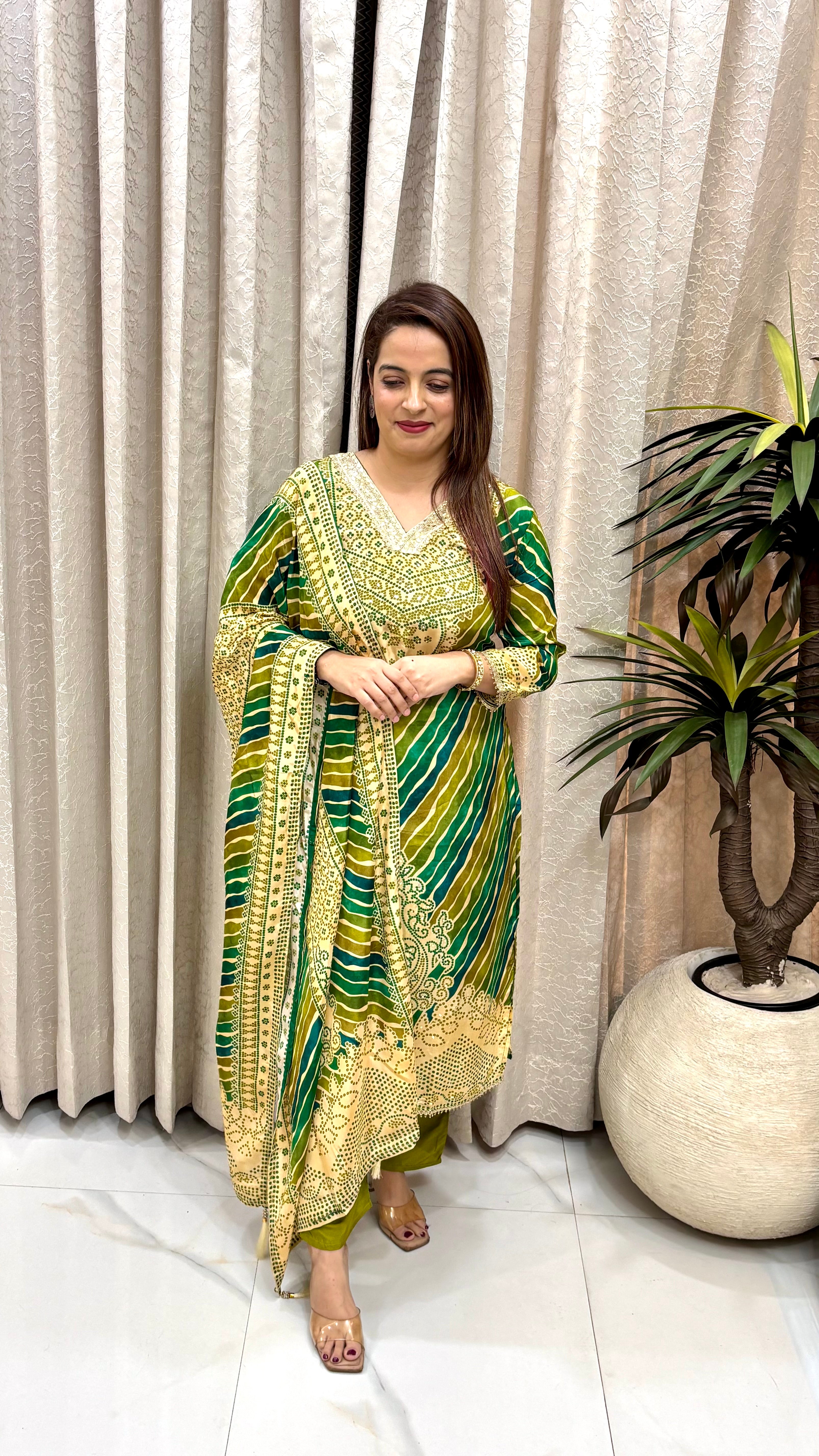 Russian Crepe Lehariya & Bandhani Print Suit
