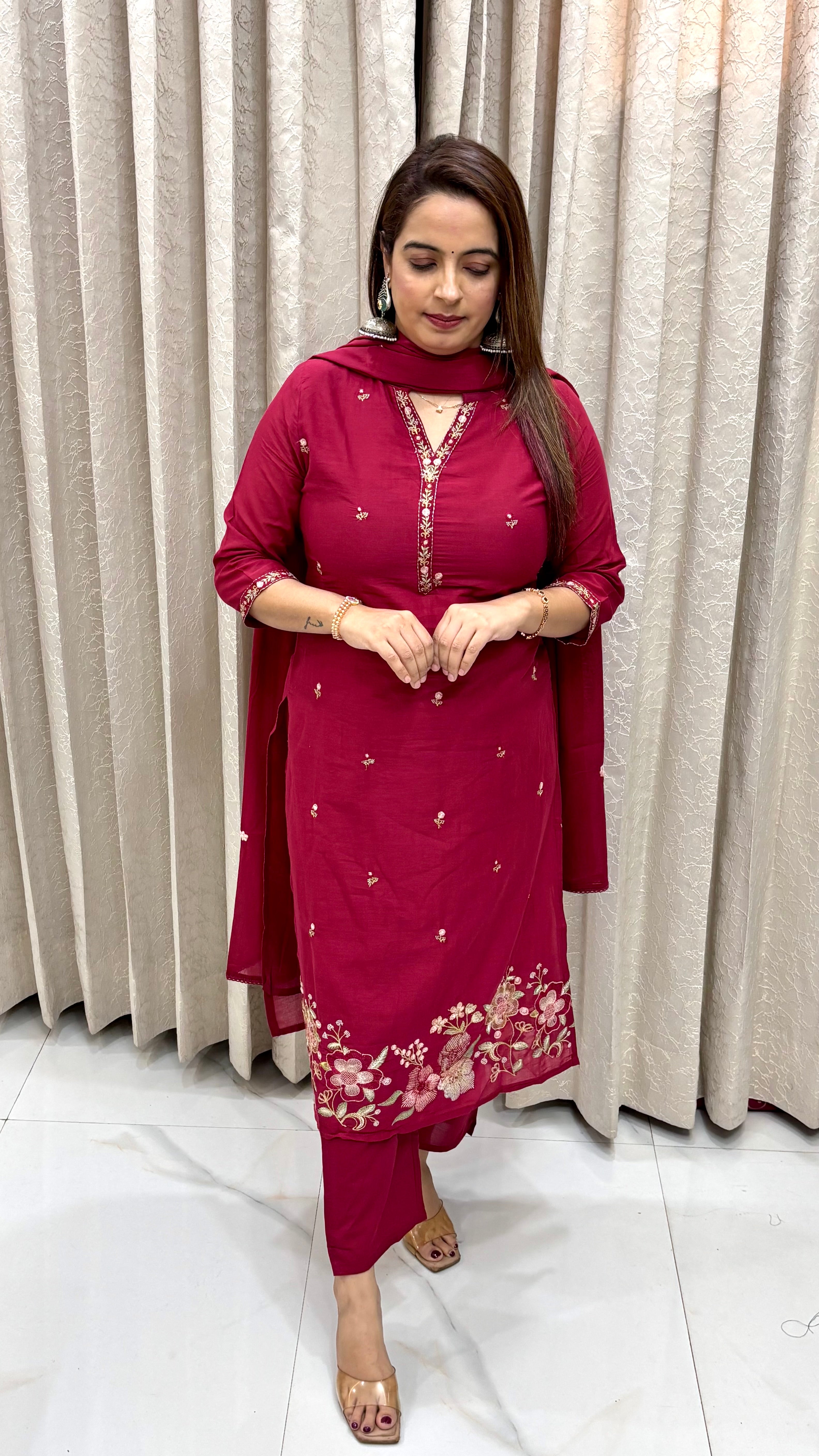 🌸 Mulmul Cotton Embroidered Suit